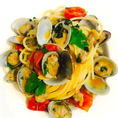  Spaghetti alle Vongole! A Symphony of Freshness and Coastal Delight